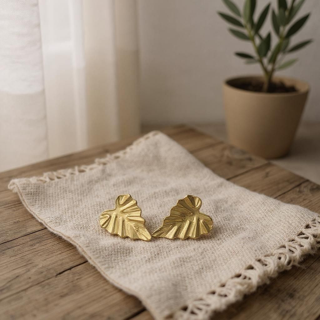 Boucle d'oreille feuille plaqué or